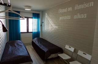 Хостелы Outdoor Hostel Laajis Йювяскюля Двухместный номер с 2 отдельными кроватями и общей ванной комнатой-3