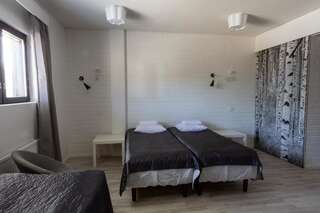 Хостелы Outdoor Hostel Laajis Йювяскюля Семейный номер с ванной комнатой-4